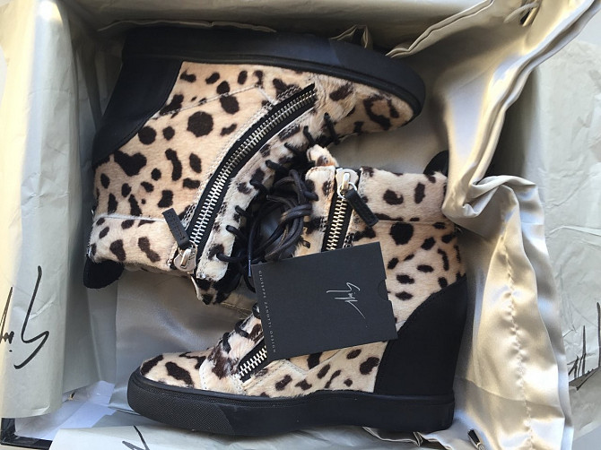 Сникерсы ботинки полусапожки новые giuseppe zanotti италия 39 размер женские на танкетке кожа черные Москва - изображение 1