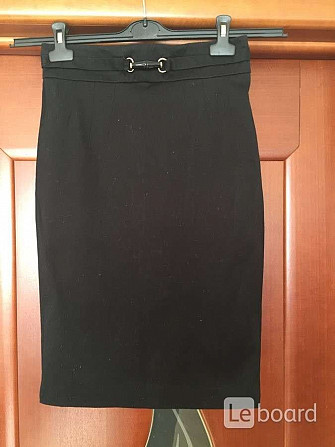 Юбка gucci италия 42 s/m б/у чёрная классика по фигуре миди 44 46 футляр вечерняя стильная модная ко Москва - изображение 1