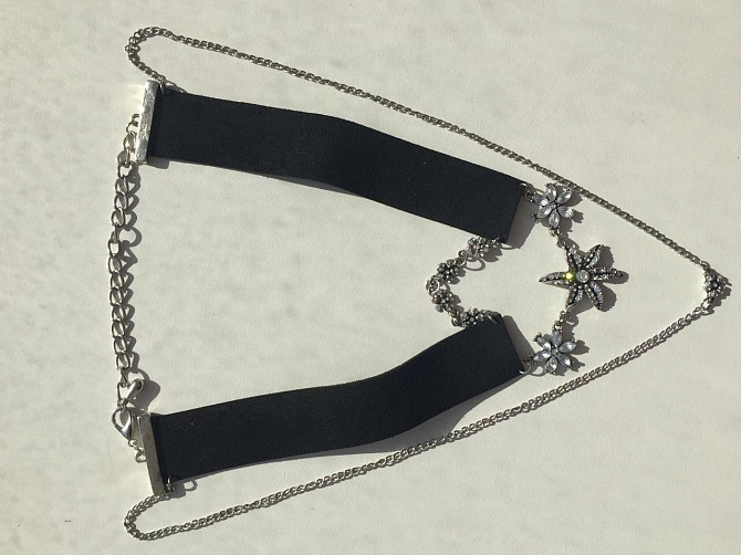 Колье чокер бижутерия украшение стразы сваровски swarovski кристаллы камни белые цветы цепь цепочка Москва - изображение 1
