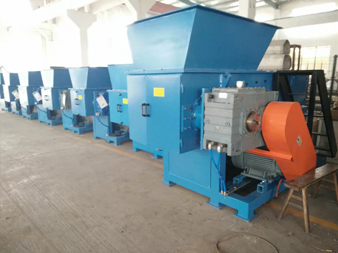 Продаем промышленные шредеры: одновальные и двухвальные. В наличии и под заказ Новосибирск - изображение 1