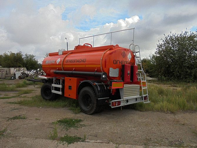 Прицеп-бензовоз НЕФАЗ 8602-0002010/2011 ПЦ-11 Тюмень - изображение 1